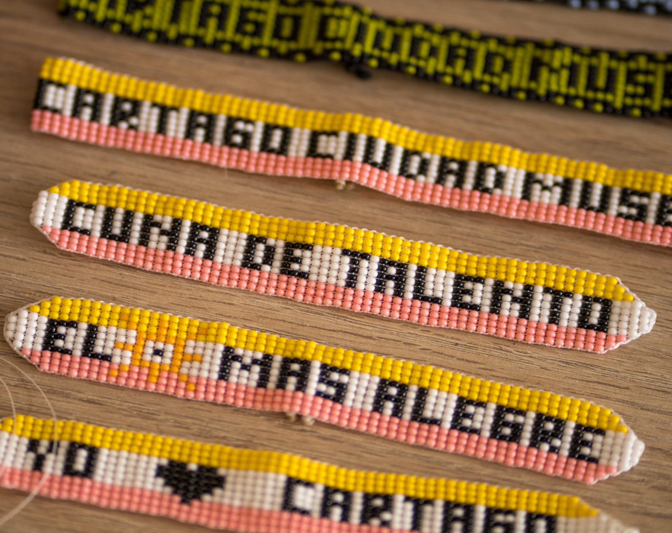 Pulseras en mostacillas - Bandera Cartago - Imagen 4