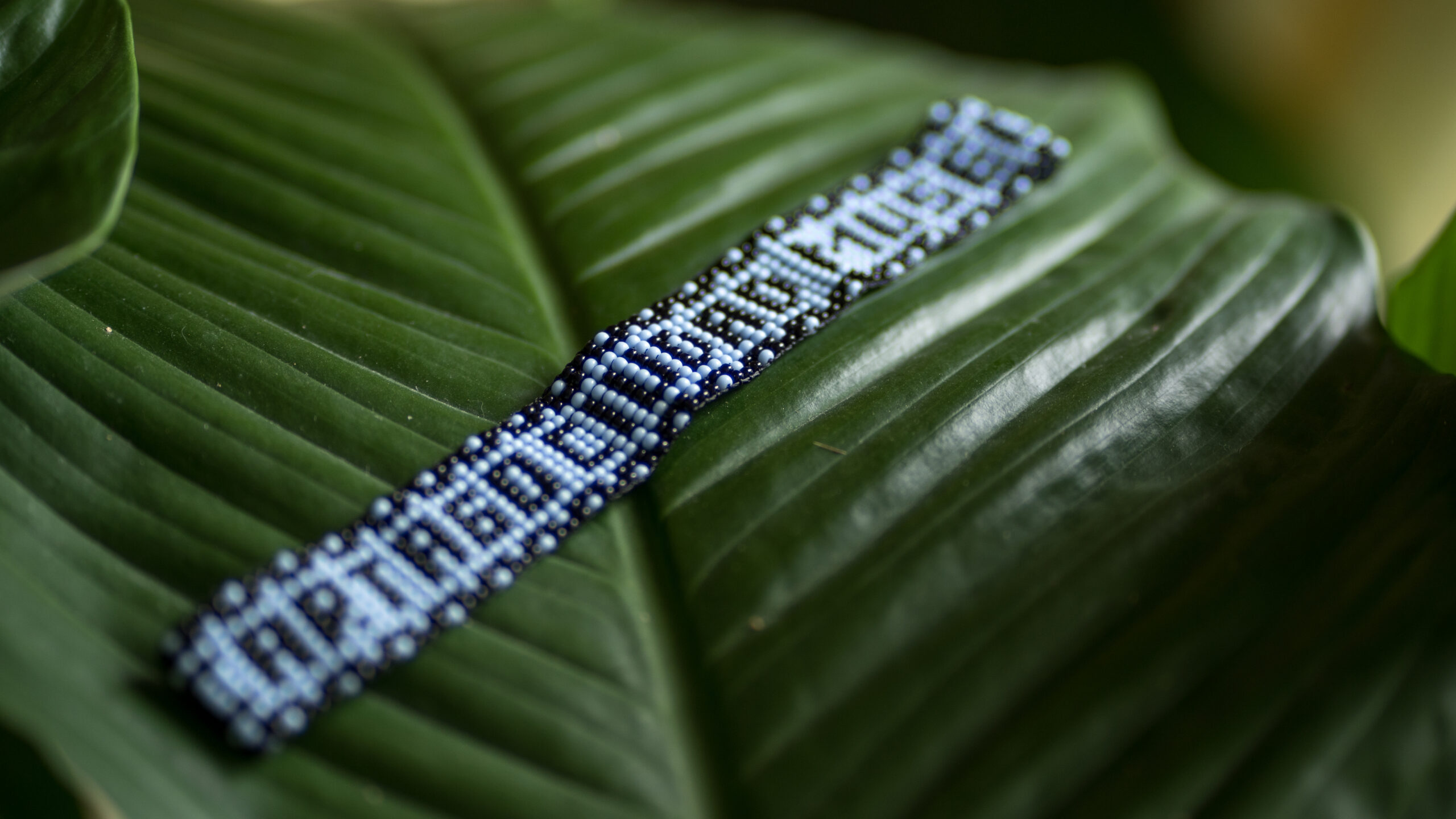 Pulseras en mostacillas - CCM Azul